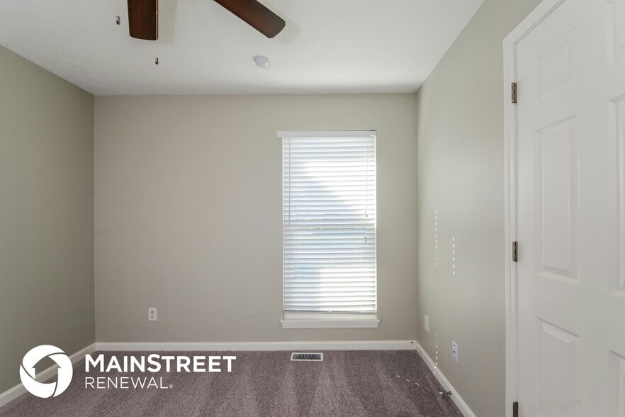 Building Photo - 5220 Plume Dr