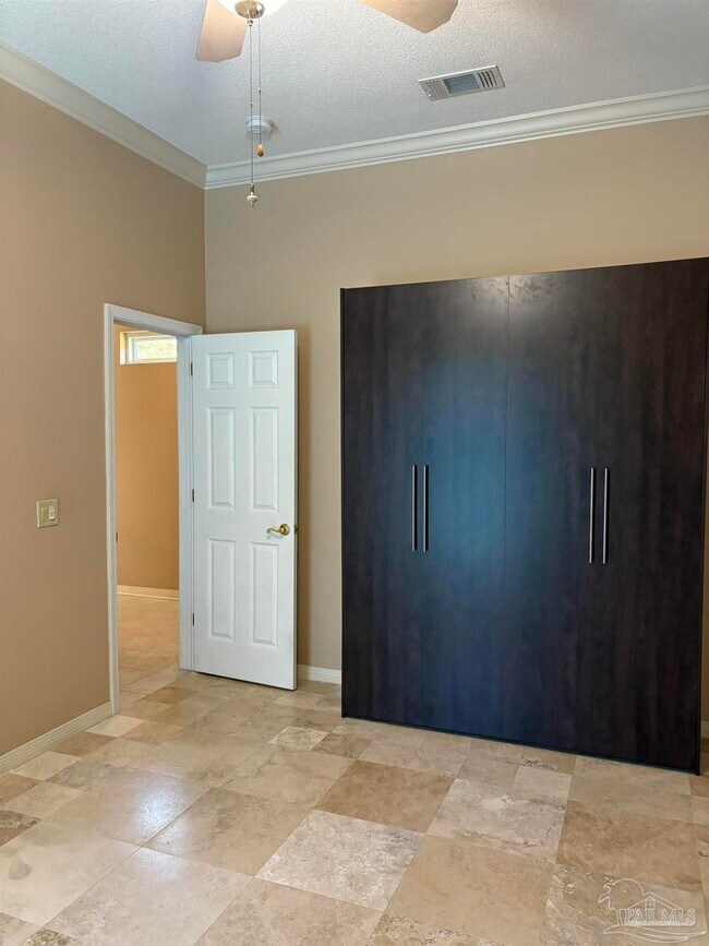 Building Photo - 4115 Oak Pointe Dr