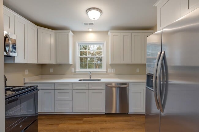 Building Photo - 9202 Douglas St