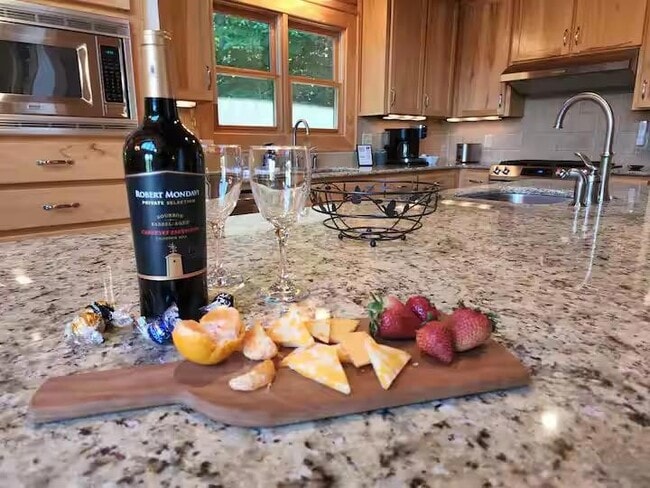 Building Photo - 966 Gibson Rd