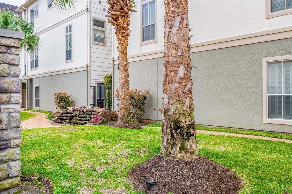 Front Green Space Inside The Community. Great For Pet Owners! - 643 Hartman St