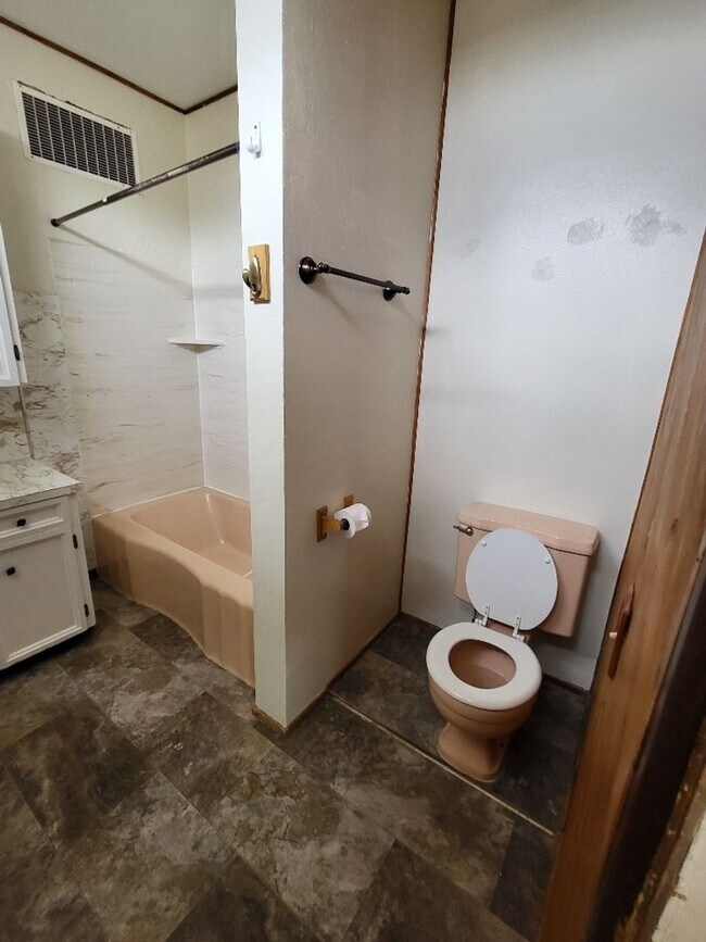 Building Photo - STATUS: *PENDING APPLICATION*| R98C | $2095.00