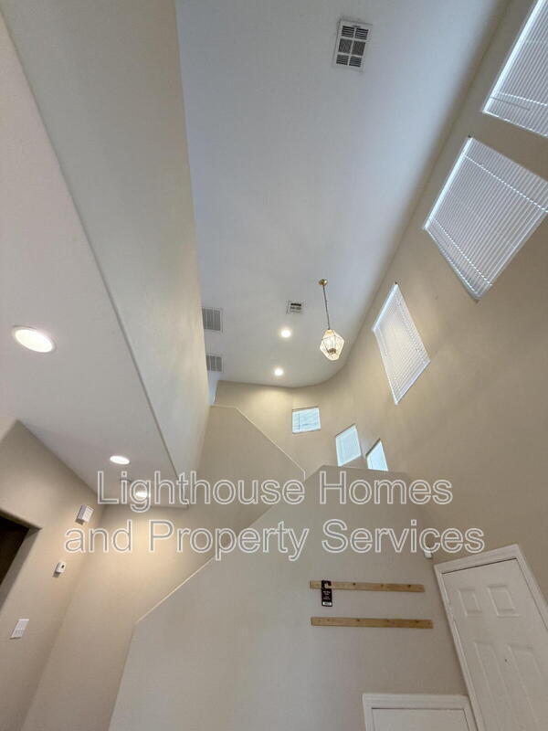 Building Photo - 9118 Wine Cellar Ave