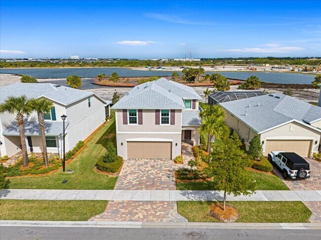 Building Photo - 10437 SW Captiva Dr