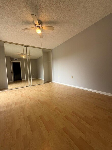 Building Photo - 1603 16th Way