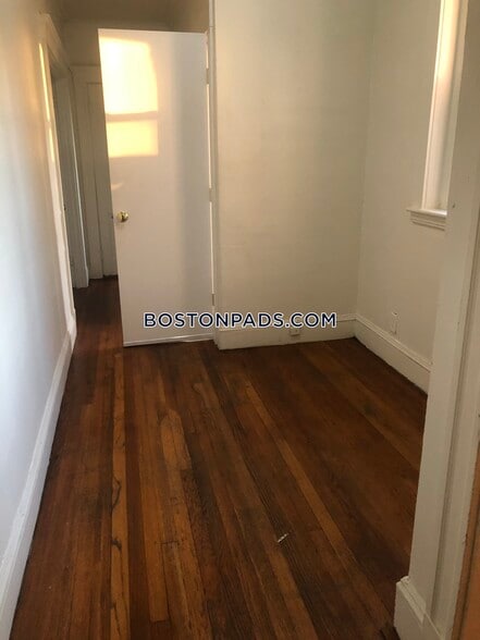 Building Photo - 1179 Boylston St