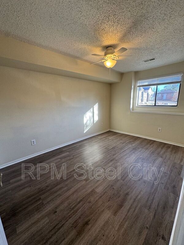 Building Photo - 605-607 West 15th St