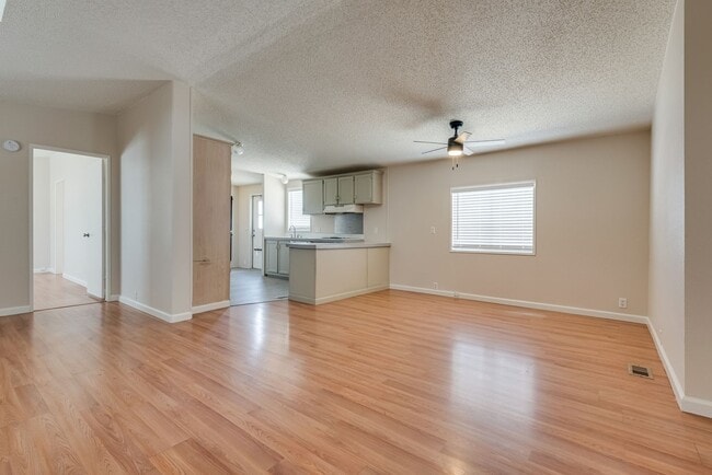 Building Photo - Three bed, 2 full bath, manufactured home ...