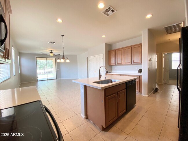 Building Photo - 1376 E Mia Ln