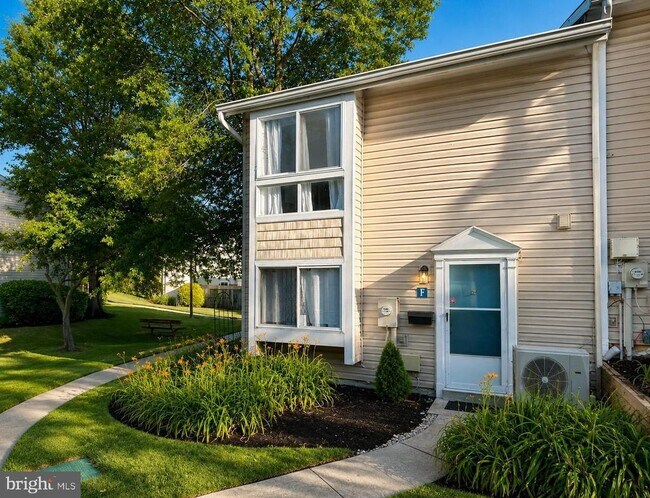 Building Photo - 1240 Gemini Dr