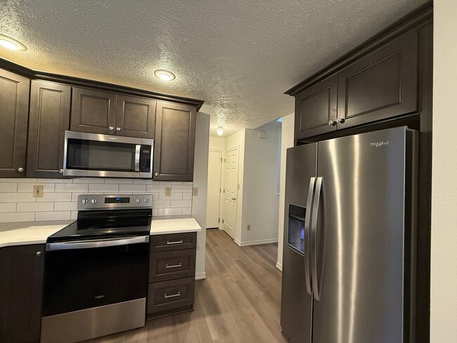 Building Photo - Stunning 3 Bed, 2 Bath Home near Riverside State Park!