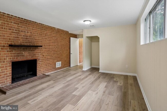 Building Photo - 901 Kenbrook Dr