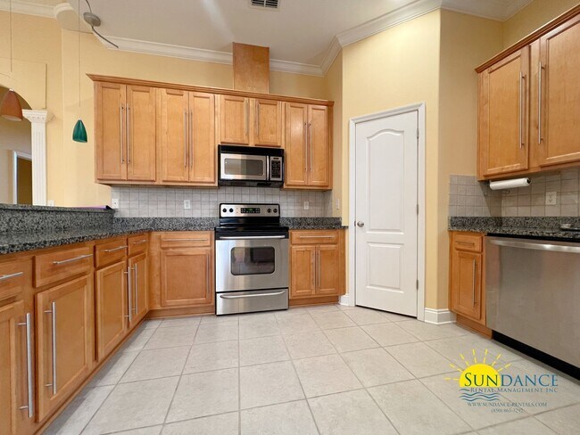 Building Photo - Spacious 3-Bedroom Home with Florida Room in the Heart of Fort Walton Beach!