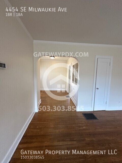 Building Photo - 4454 SE Milwaukie Ave