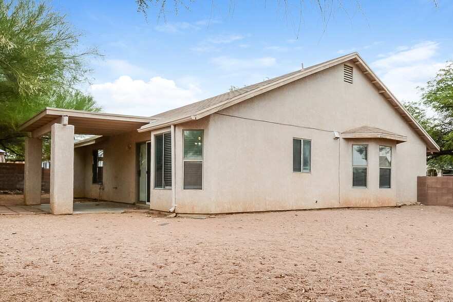 Building Photo - 9491 E Caldwell Dr