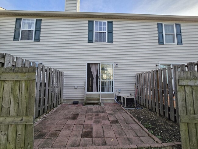 Building Photo - 5690 Kilbury Ln