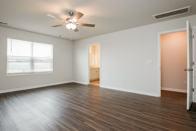Building Photo - 110 Shire Dr