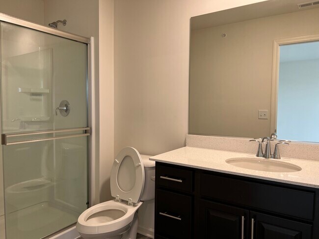 Building Photo - 1231 Hawk Hollow Dr