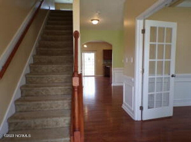 Building Photo - 4 Bedroom 2.5 Bathroom home located in Carolina Subdivision