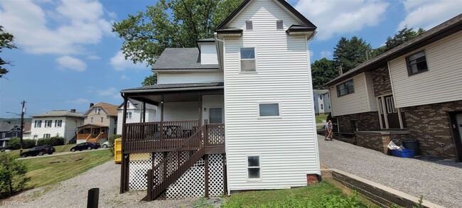 Building Photo - 3 br, 1 bath House - 455 East Jefferson St...