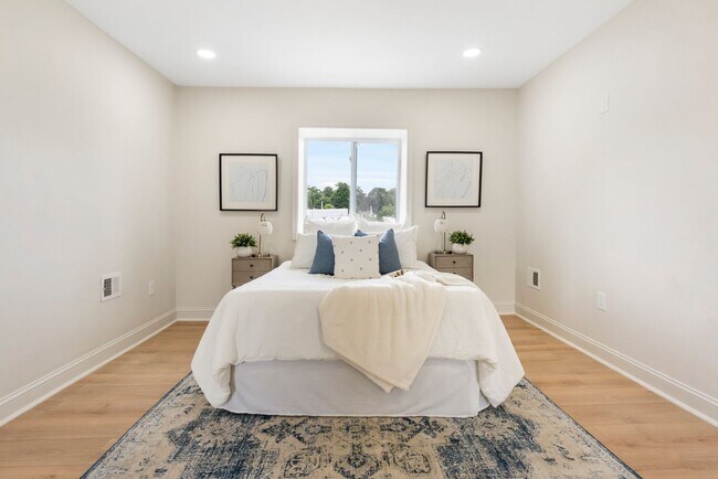 Building Photo - Beautiful 3 Bedroom 4 Bathroom East Baltim...