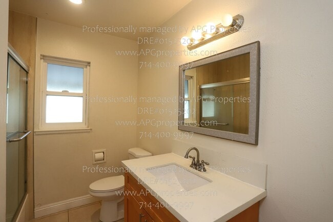 Building Photo - 722 S Hacienda St