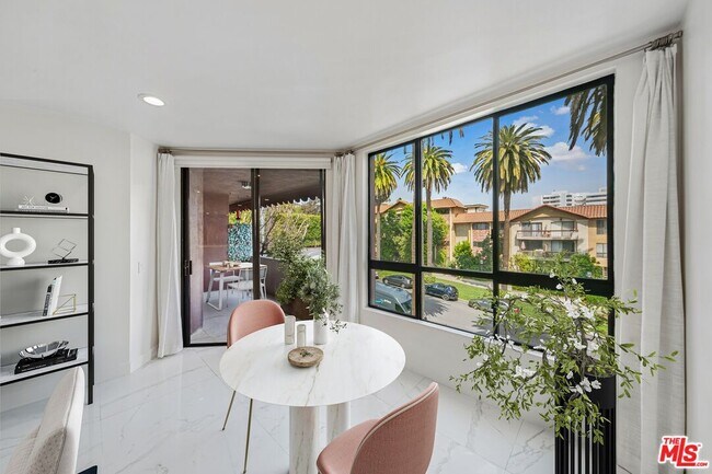 Building Photo - 1745 Camino Palmero St