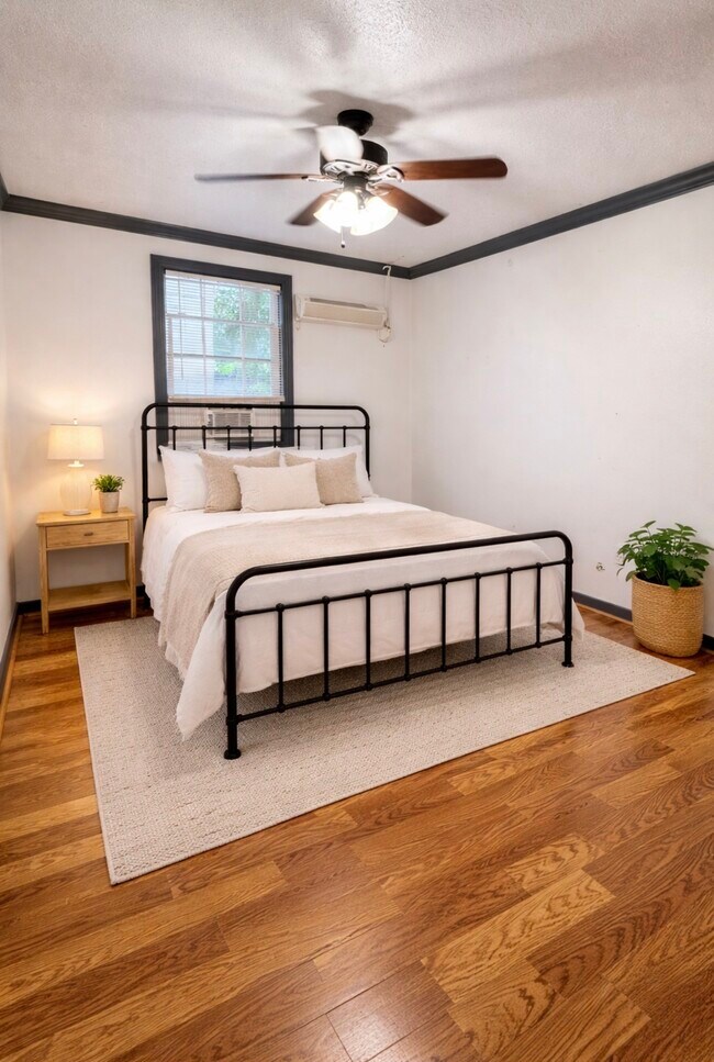 Building Photo - 5320 Polk St