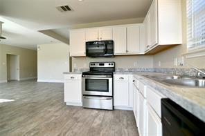 Building Photo - 321 S Chestnut St