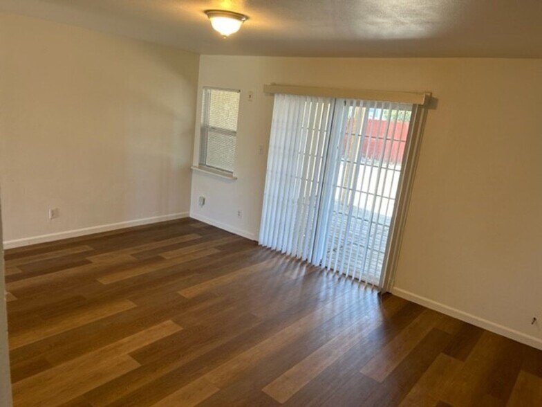 Building Photo - House:  3 Bedroom / 1 Bathroom - North Highlands