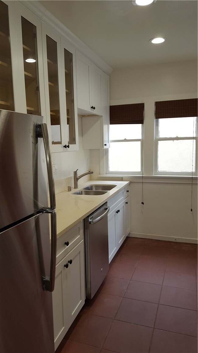 Building Photo - 57 Pomona Ave