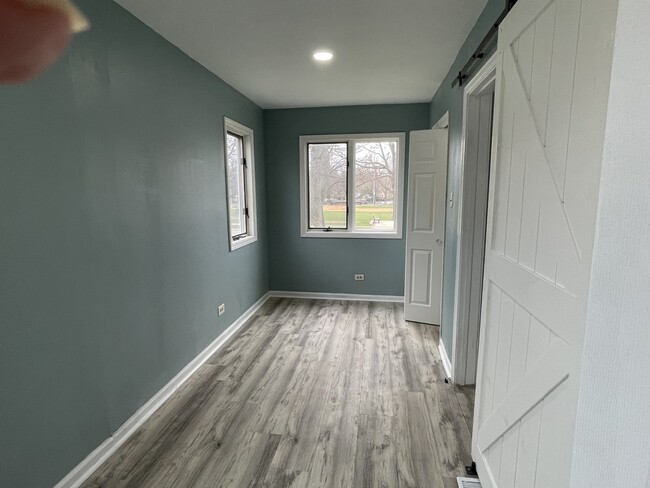 Building Photo - 114 E Richmond St