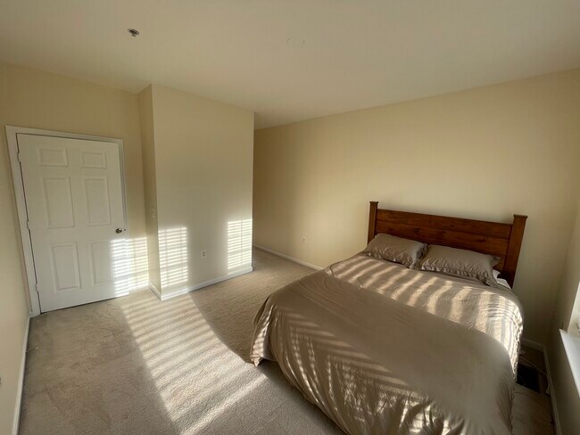 Building Photo - 11395 Aristotle Dr
