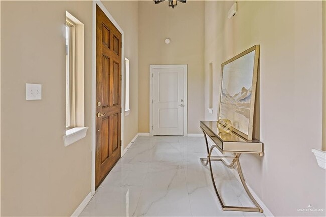 Building Photo - 1609 Chapel Hl