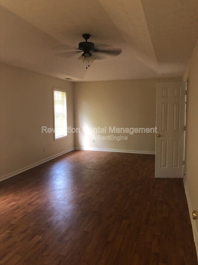 Building Photo - 2489 Tolliver Dr