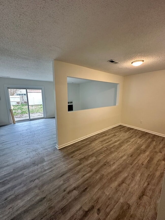 Building Photo - 3775 Chimney Creek Dr