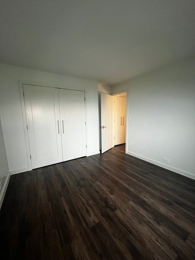 Building Photo - 5100 N Marine Dr