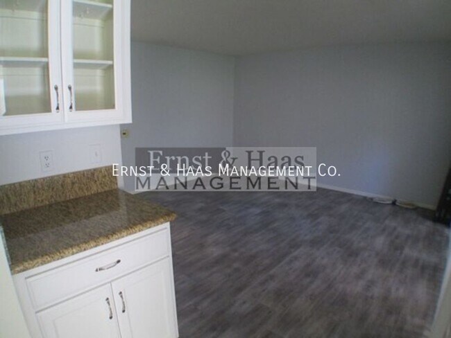 Building Photo - 1121 Obispo Ave
