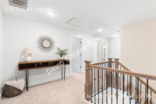 Building Photo - 710 Courtland Ln