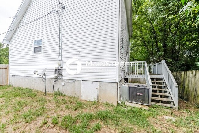 Building Photo - 3 Bedroom Pet-Friendly Home in Madison, TN with Main Street Renewal