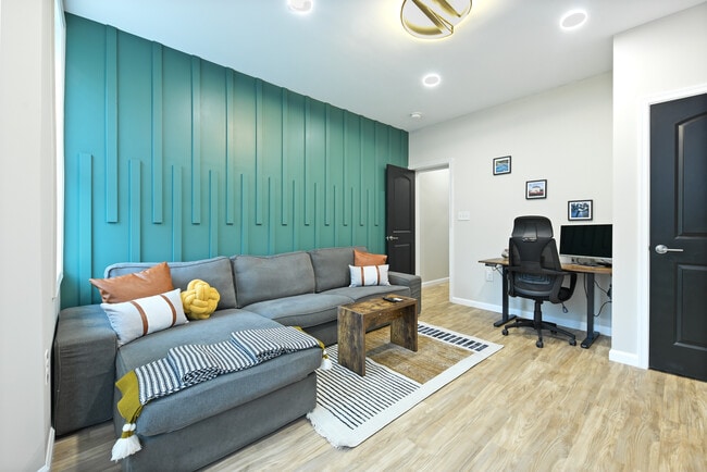 Primary Photo - 3022 Auchentoroly Ter