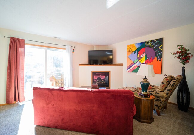 Building Photo - 3797 Vale Dr