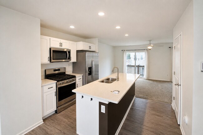 Building Photo - 2241 Sassafras Wy