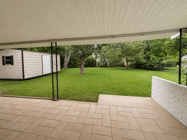 Building Photo - Broadmoor Terrace