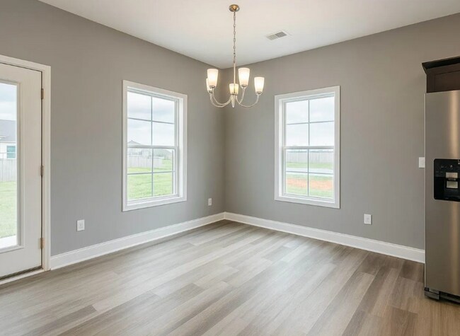 Building Photo - 500 Victoria Wy