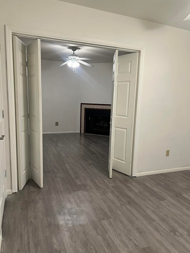 Building Photo - Calle Norlo