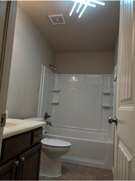 Building Photo - 18400 Agua Dr