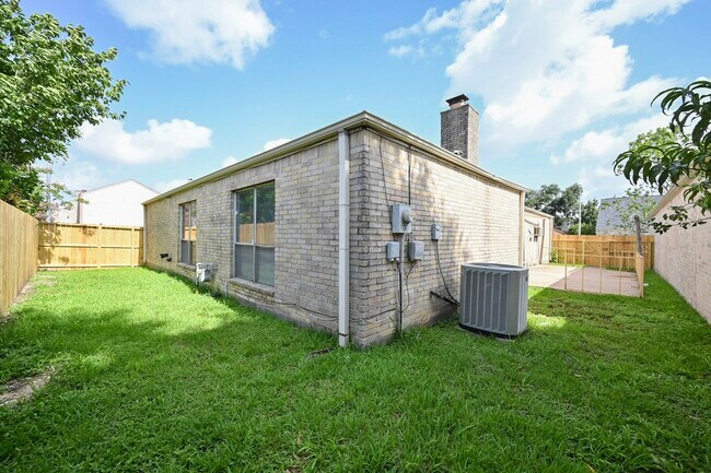 Building Photo - 7735 Quail Meadow Dr