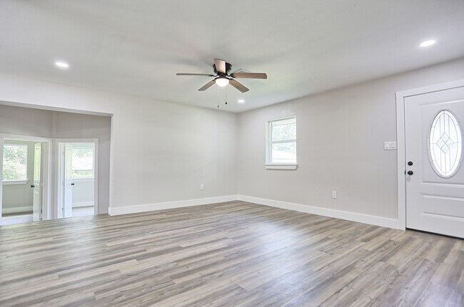 Building Photo - 704 Natchez River Cir
