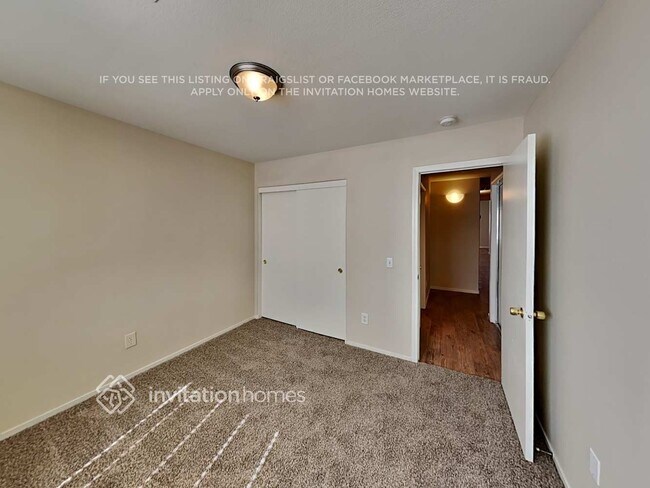 Building Photo - 5912 Trumbull St